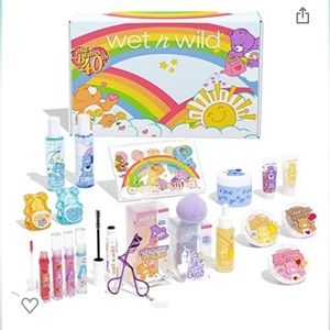 🧸Brand new in box!!CARE BEARS WET N WILD MAKE UP SET-sold out